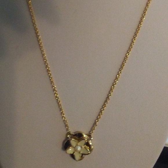 Window Seat Bouquet Mini Pendant Necklace - Picture 4 of 7